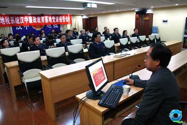 7邀请专家讲党课.JPG