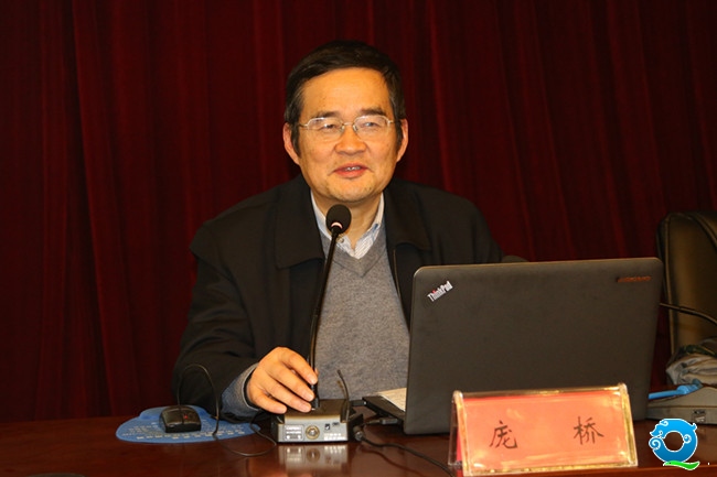 庞桥教授作辅导_副本.jpg